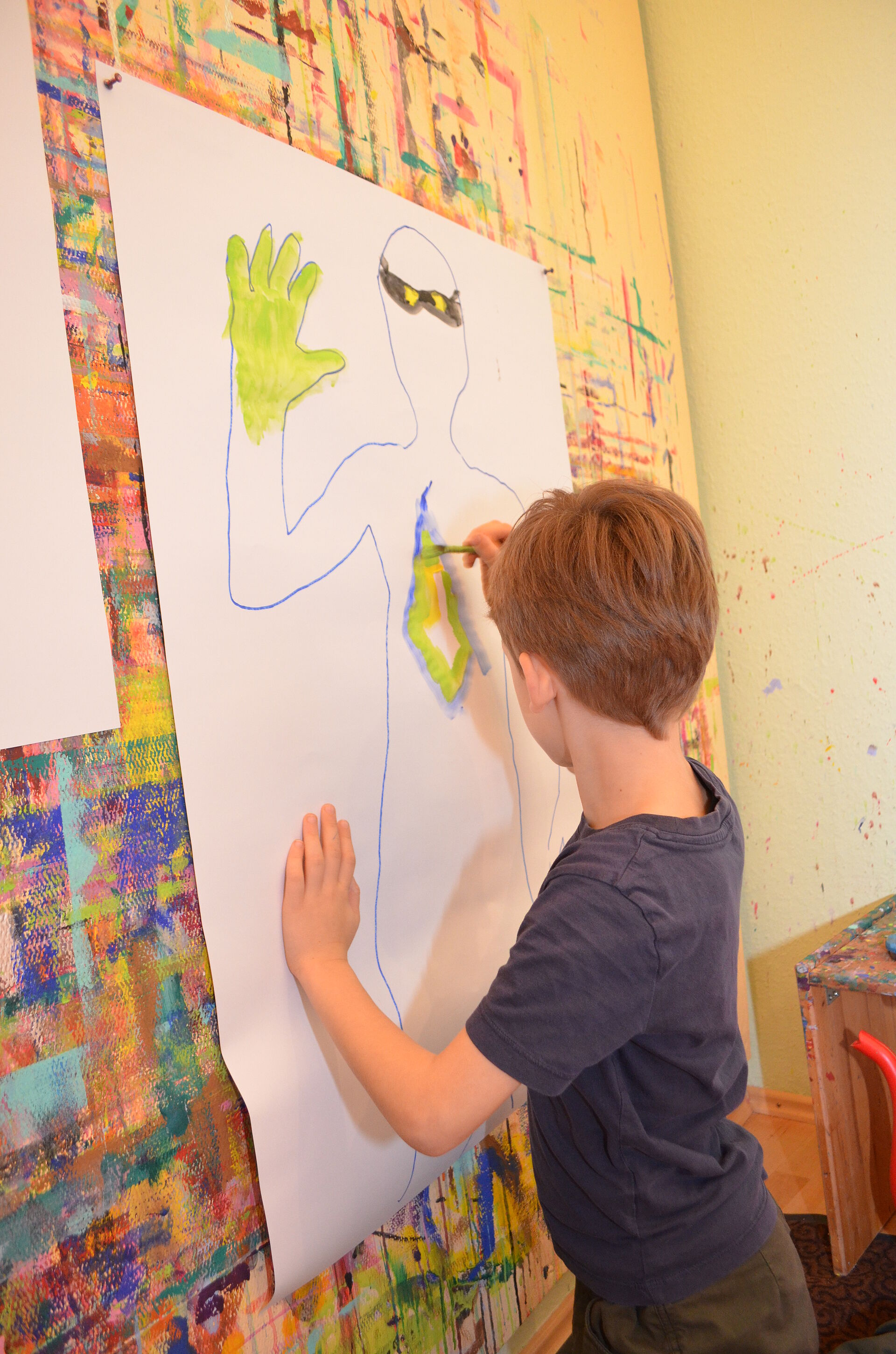 Kinder stärken ihr Selbstbewusstsein durch Kunst
