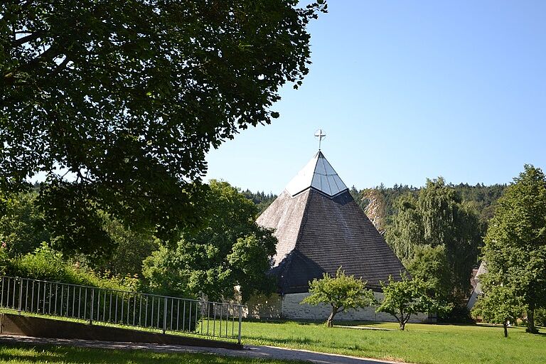 Zeltkirche lädt Gläubige in Polsingen ein