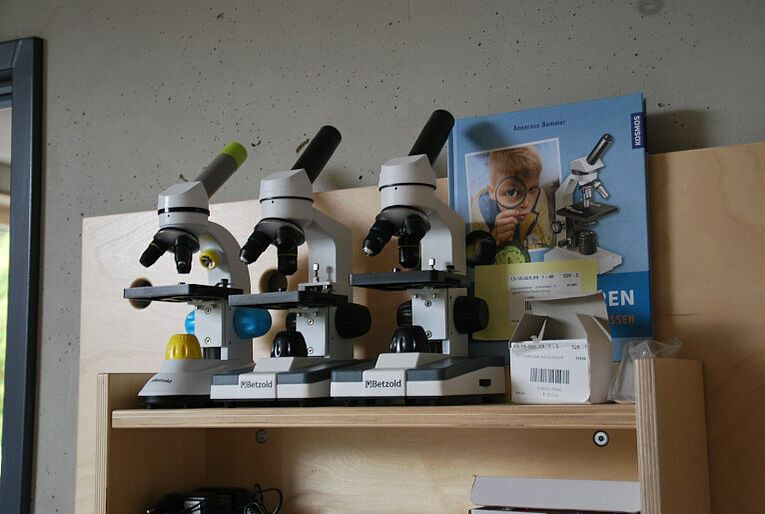 Mikroskope im Kinderhort