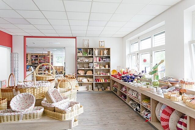 Der Werkstattladen in Bruckberg bei Ansbach wurde modern und frisch gestaltet - hier lassen sich hochwertige und kreative Geschenke finden!